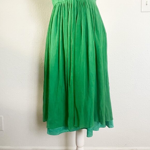 Elegant Green Midi Dress - Picture 4 of 13
